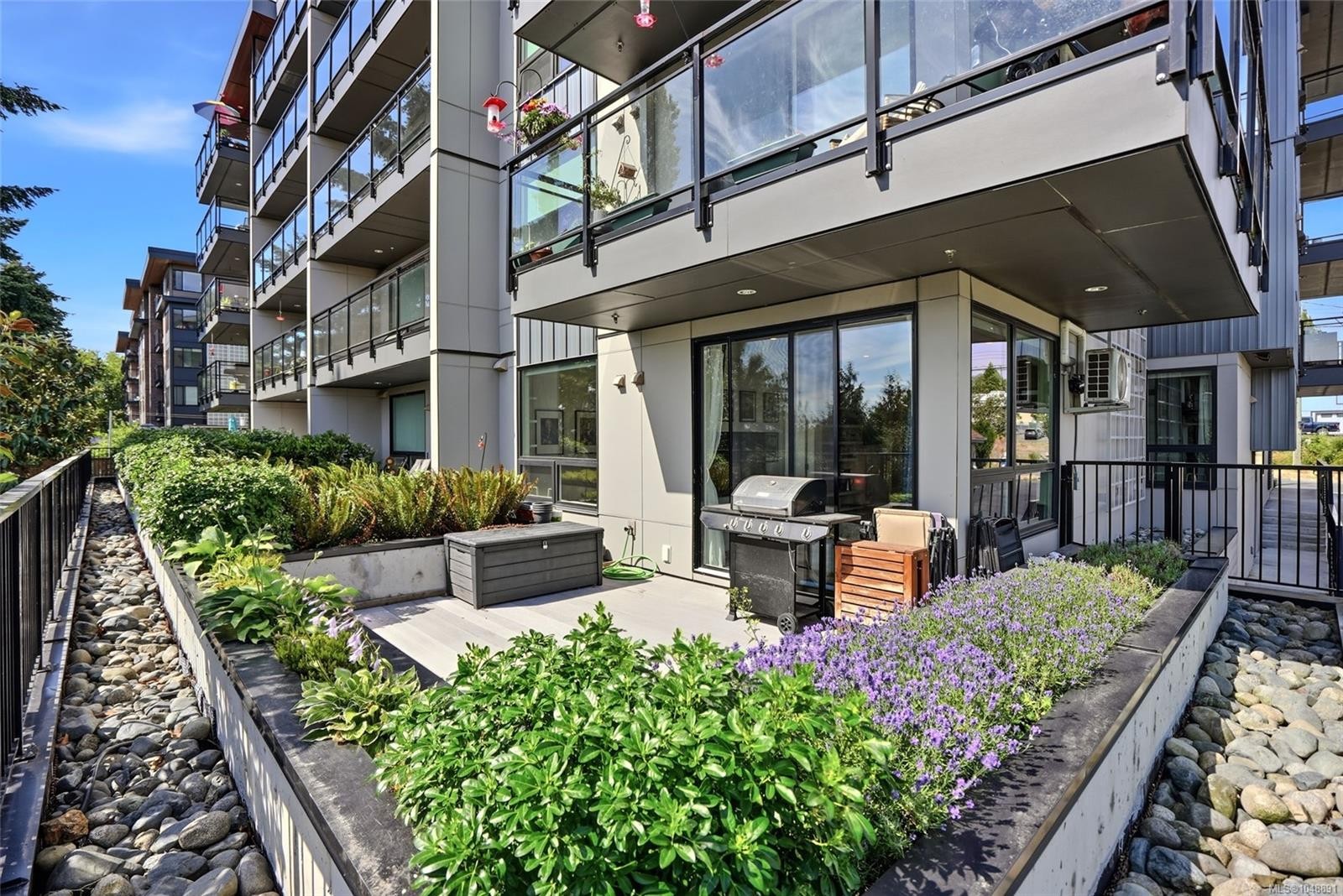 #104-119 Haliburton St, Nanaimo, BC