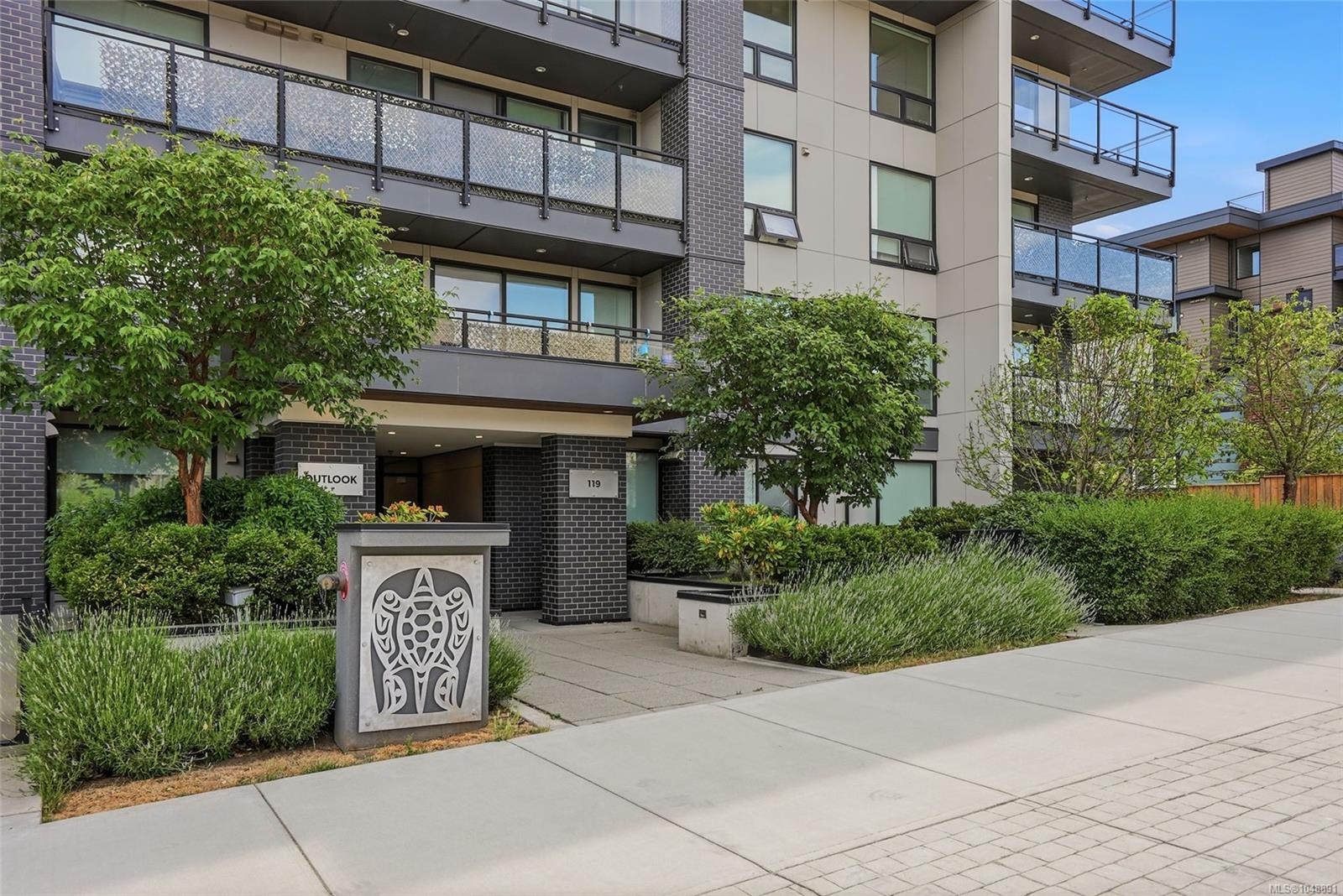 #104-119 Haliburton St, Nanaimo, BC