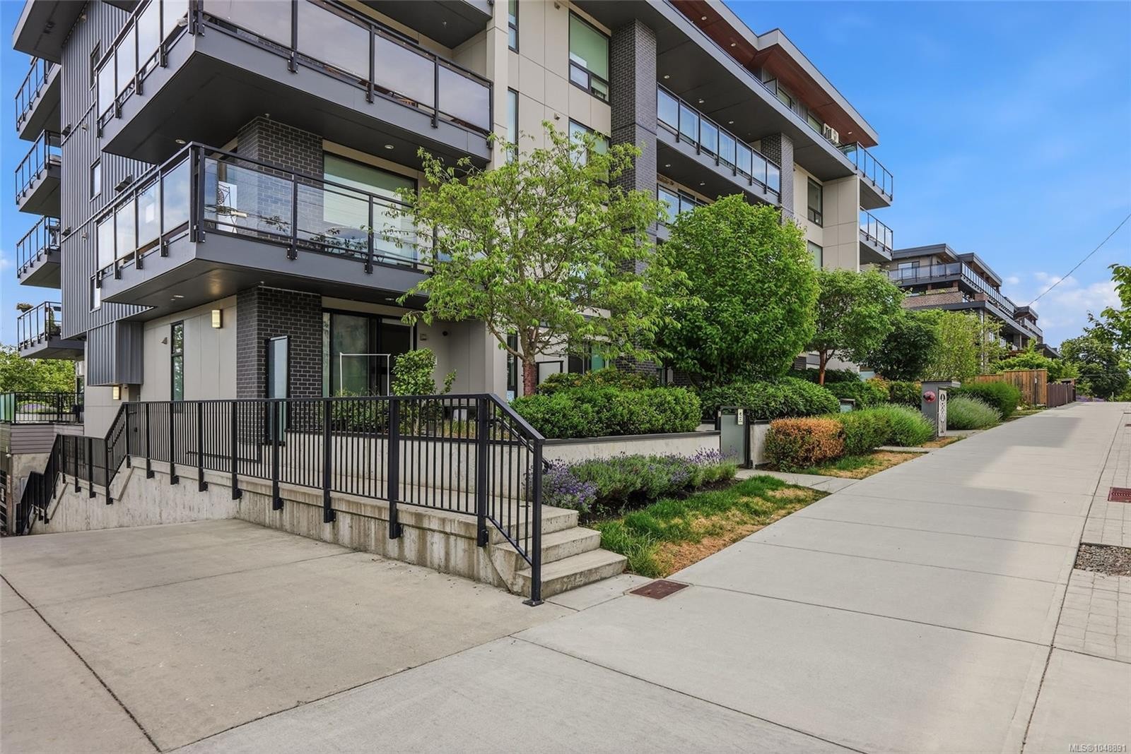#104-119 Haliburton St, Nanaimo, BC