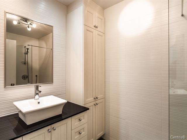 Bathroom - 1005-1235 Rue Bishop, Montréal (Ville-Marie), QC