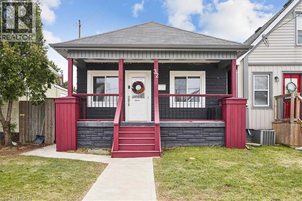 32 Allan Avenue, Hamilton, ON