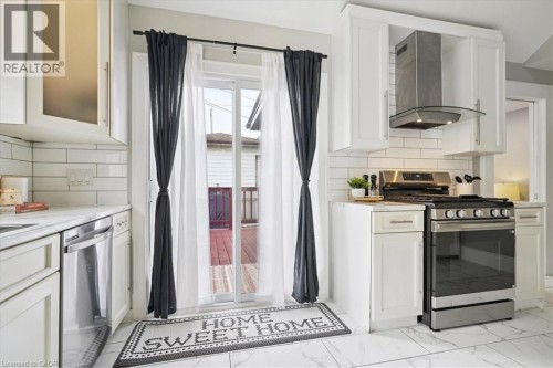 32 Allan Avenue, Hamilton, ON 