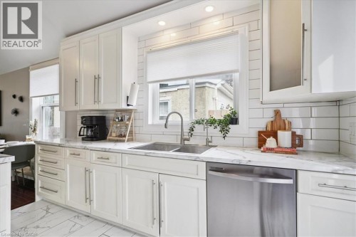 32 Allan Avenue, Hamilton, ON 