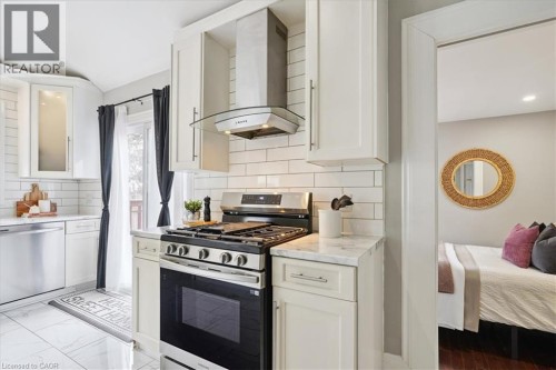 32 Allan Avenue, Hamilton, ON 