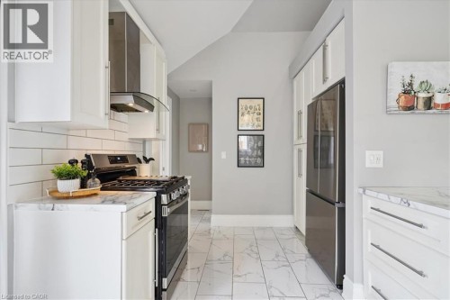32 Allan Avenue, Hamilton, ON 