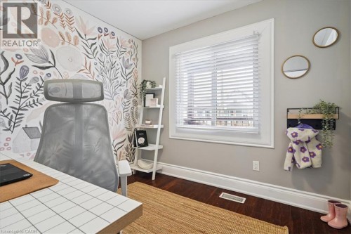 32 Allan Avenue, Hamilton, ON 