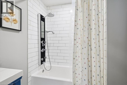 32 Allan Avenue, Hamilton, ON 