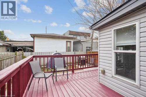 32 Allan Avenue, Hamilton, ON 