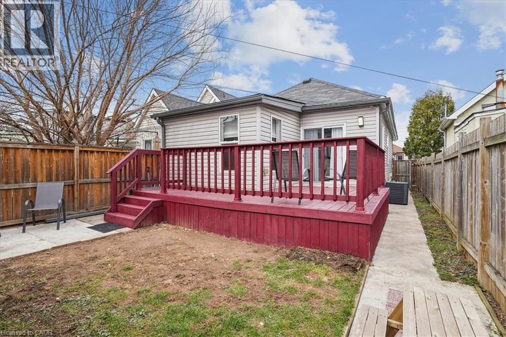 32 Allan Avenue, Hamilton, ON