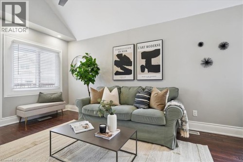 32 Allan Avenue, Hamilton, ON 