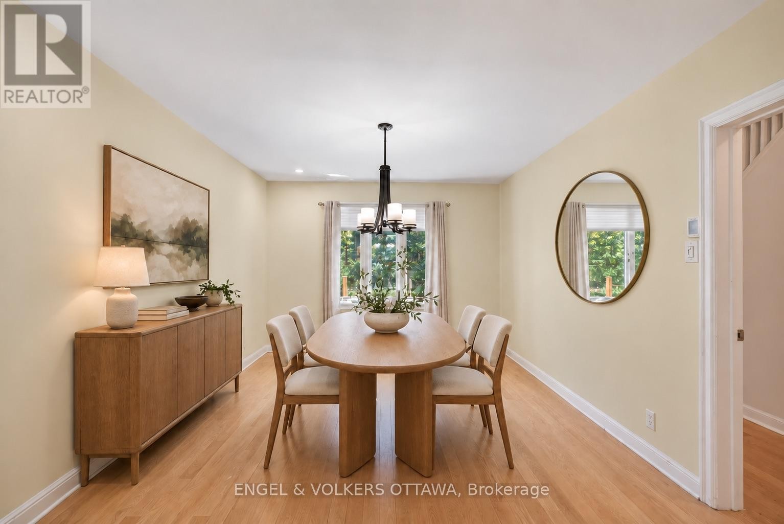 Photo has been virtually staged - 1396 Micmac Street, Ottawa, ON