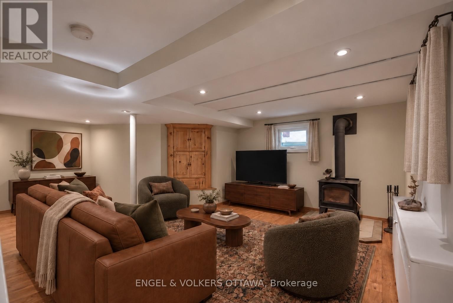 Photo has been virtually staged - 1396 Micmac Street, Ottawa, ON