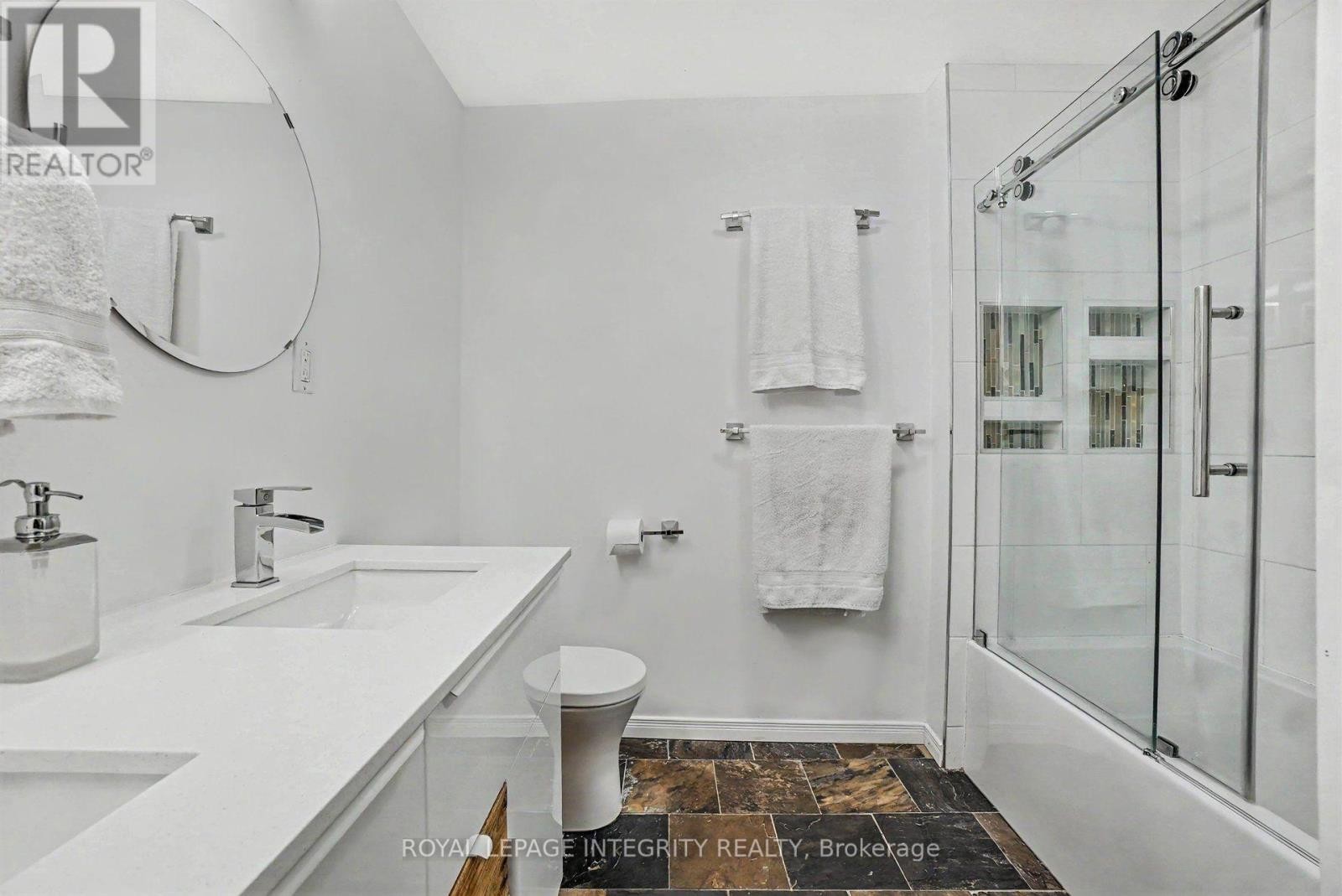 9 Holmwood Avenue, Ottawa, ON