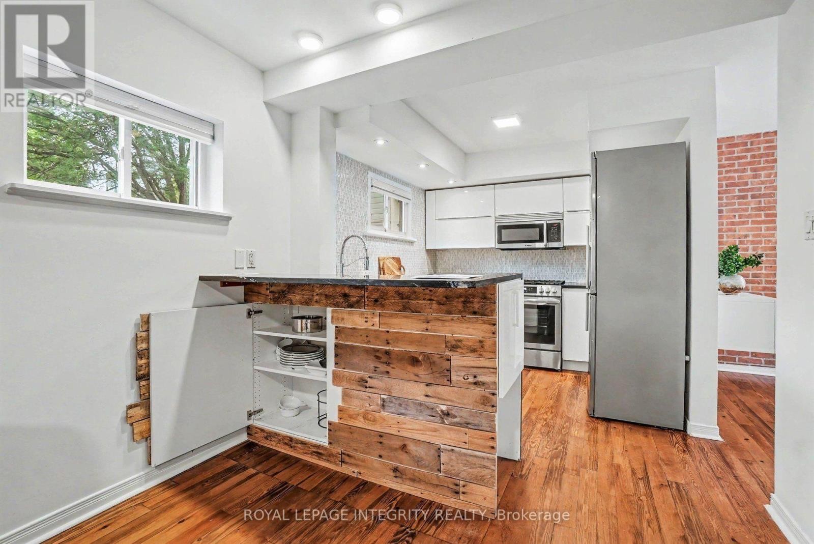 9 Holmwood Avenue, Ottawa, ON