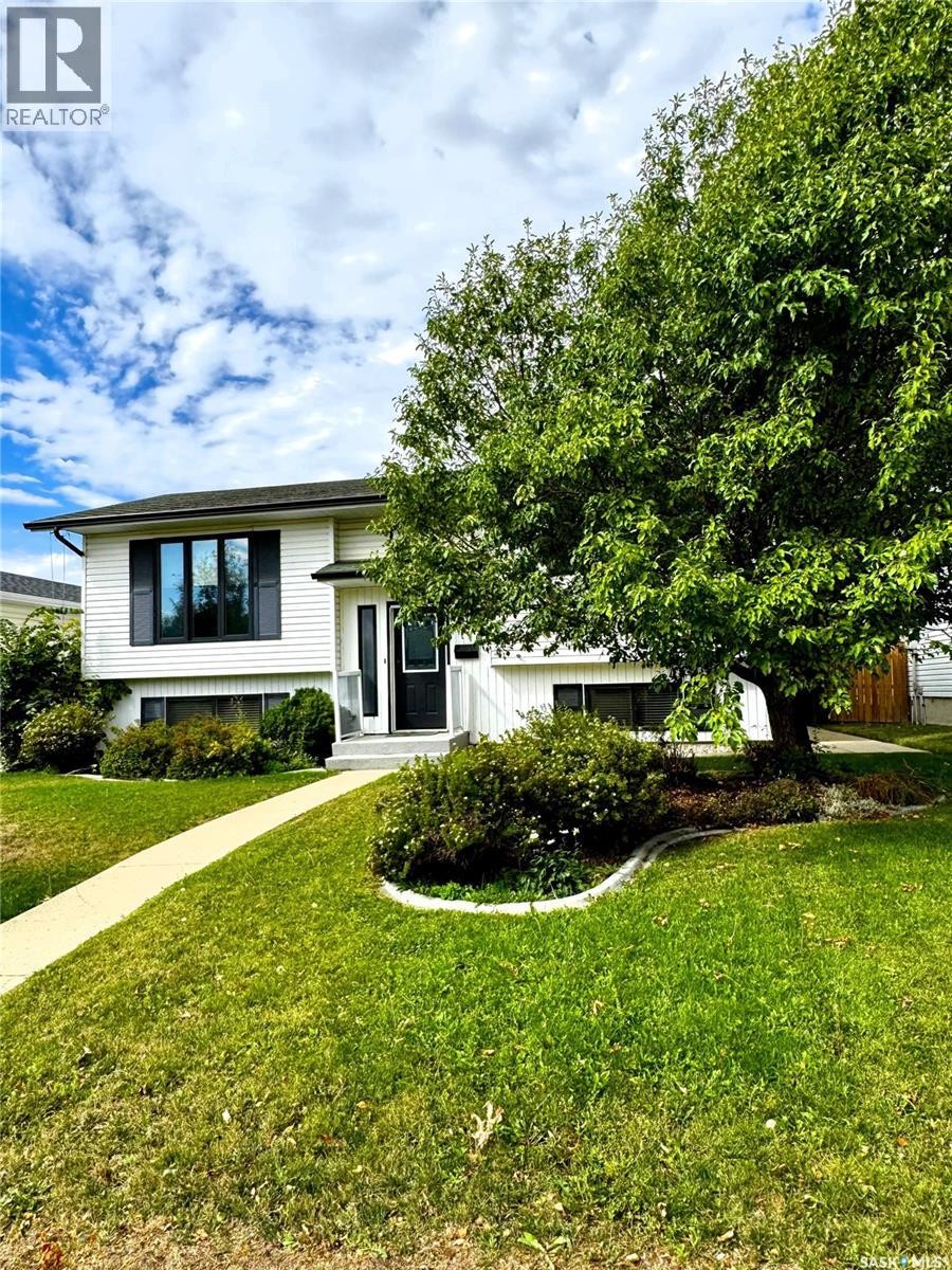 518 6Th Avenue Nw, Swift Current, SK