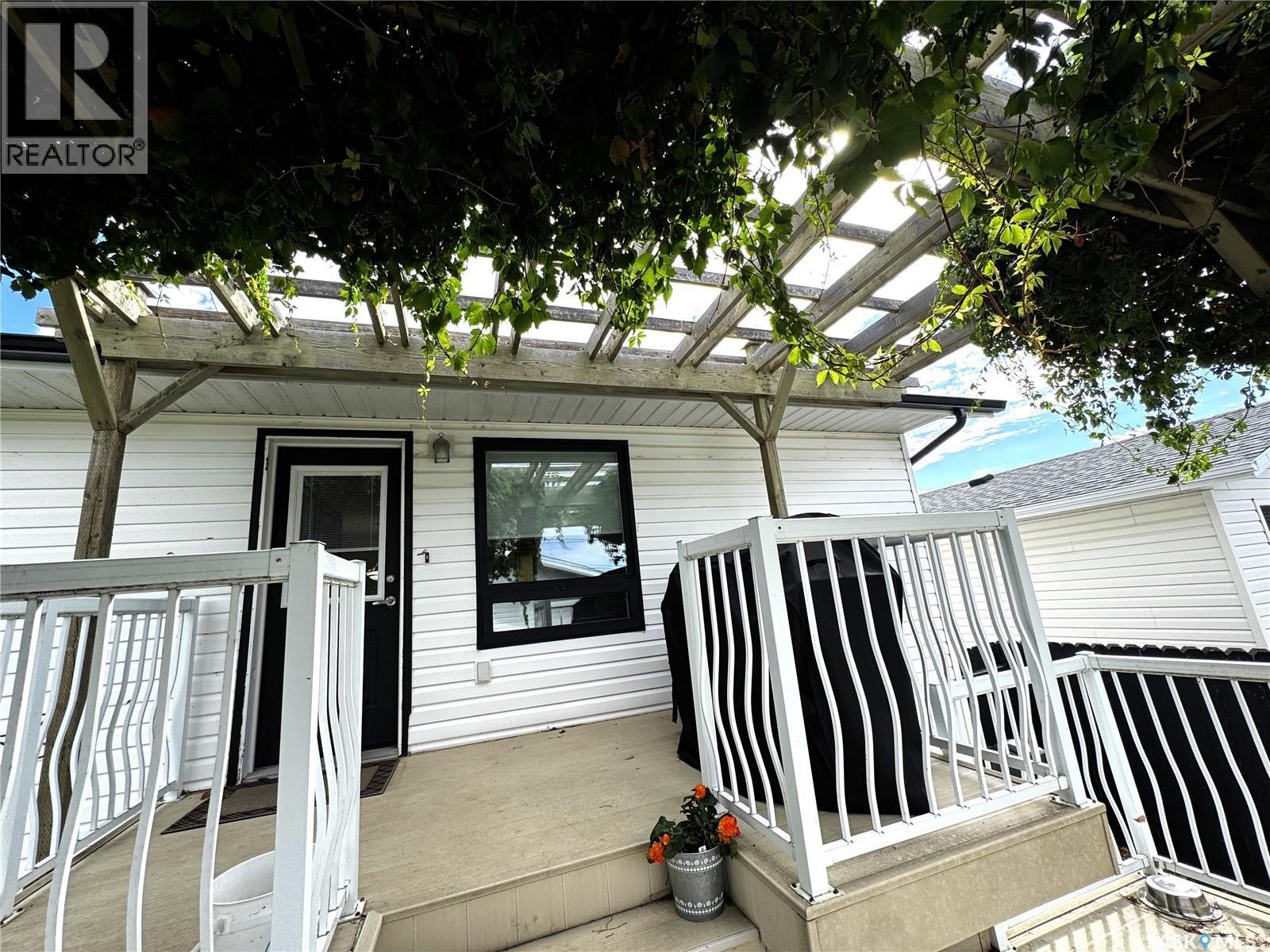 518 6Th Avenue Nw, Swift Current, SK