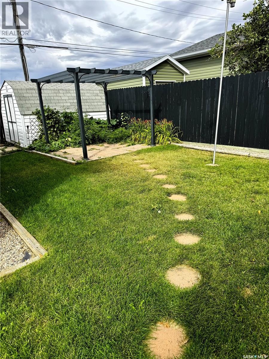 518 6Th Avenue Nw, Swift Current, SK