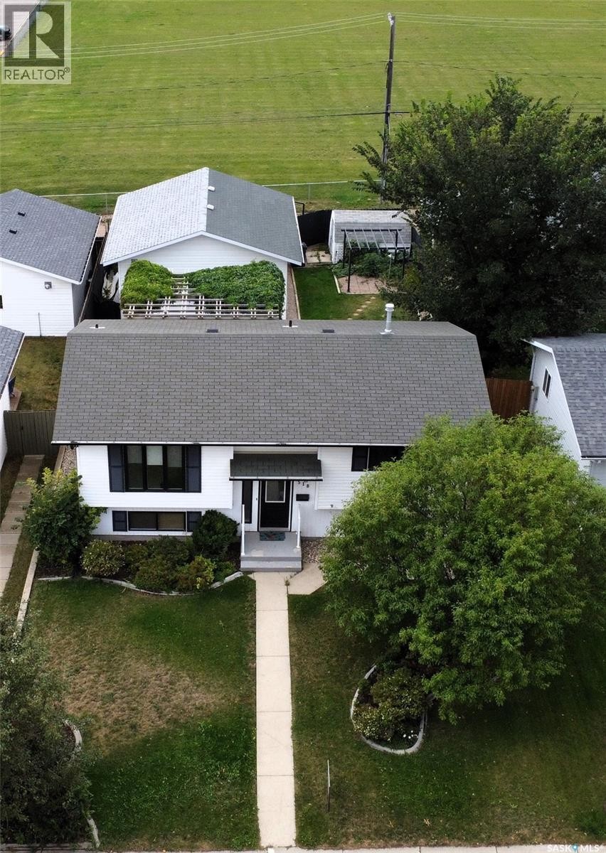 518 6Th Avenue Nw, Swift Current, SK