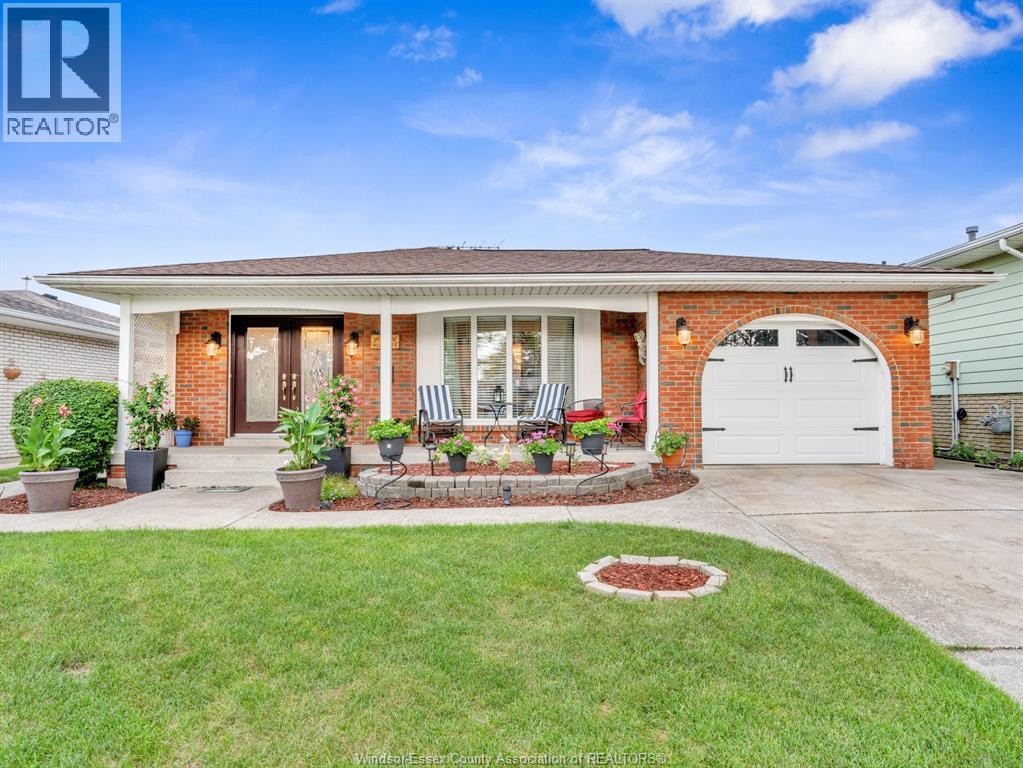 9975 Holly Crescent, Windsor, ON