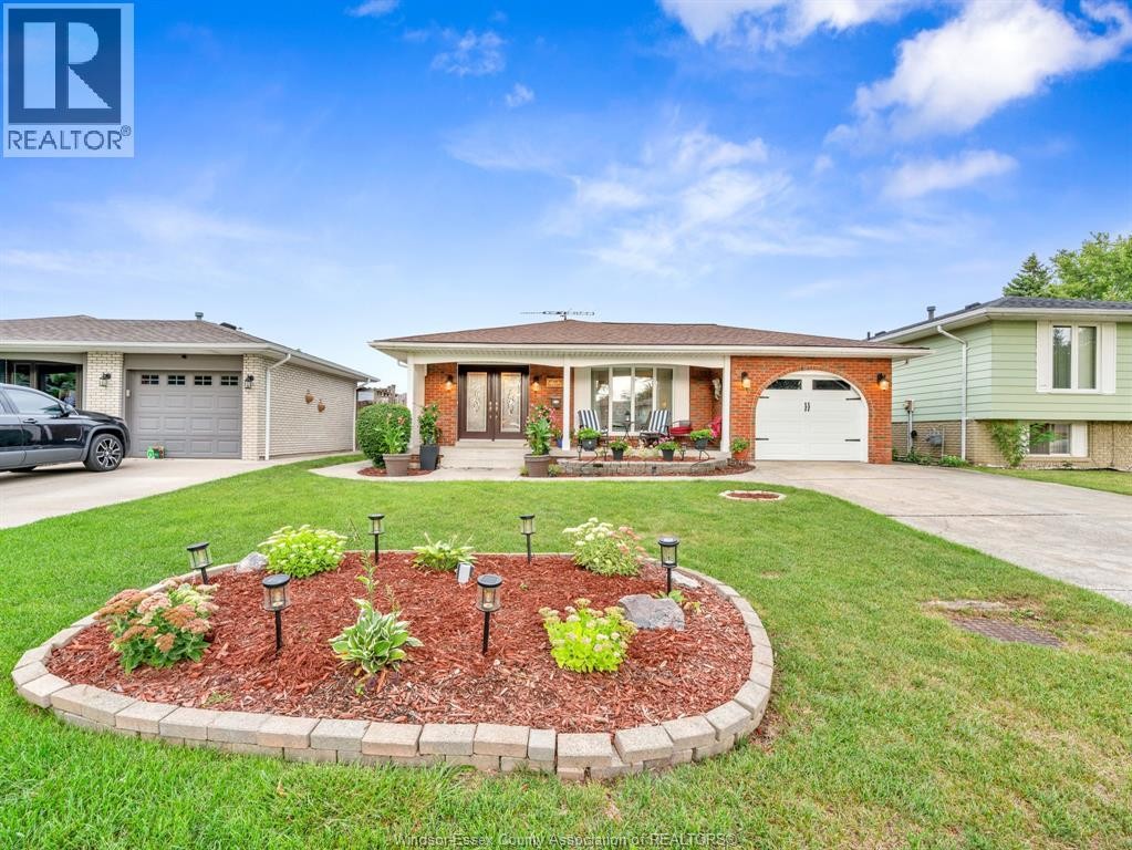 9975 Holly Crescent, Windsor, ON