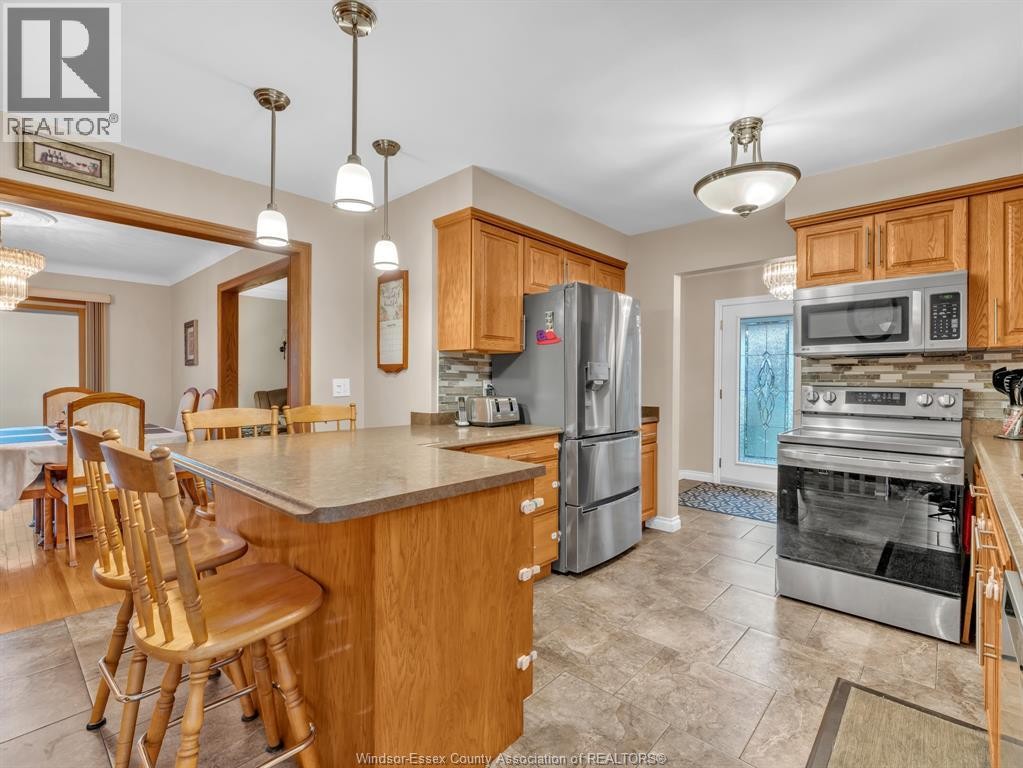 9975 Holly Crescent, Windsor, ON