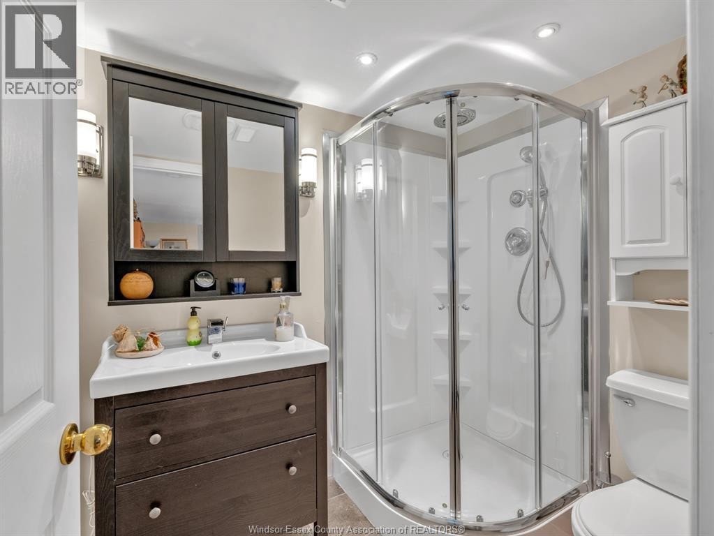 9975 Holly Crescent, Windsor, ON