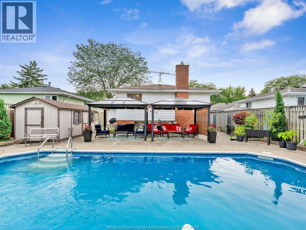 9975 Holly Crescent, Windsor, ON