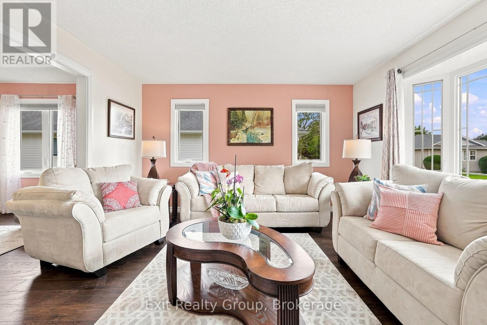 6 Heritage Drive, Prince Edward County (Wellington), ON