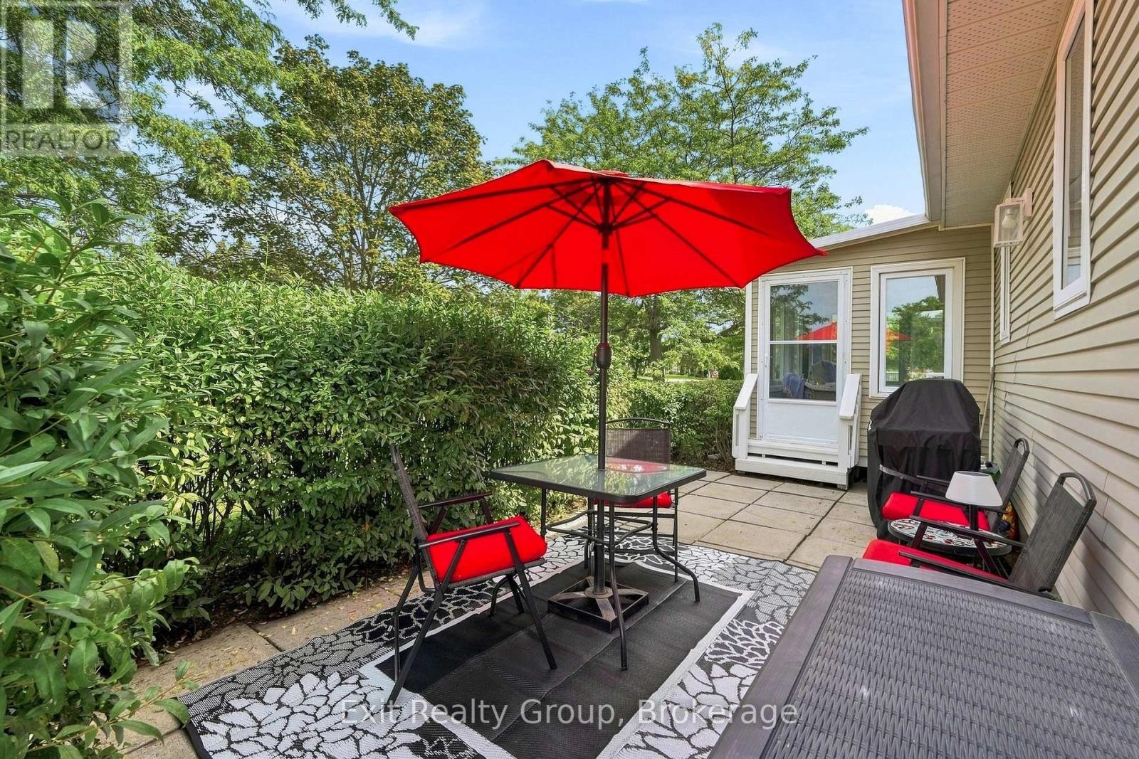 6 Heritage Drive, Prince Edward County (Wellington), ON