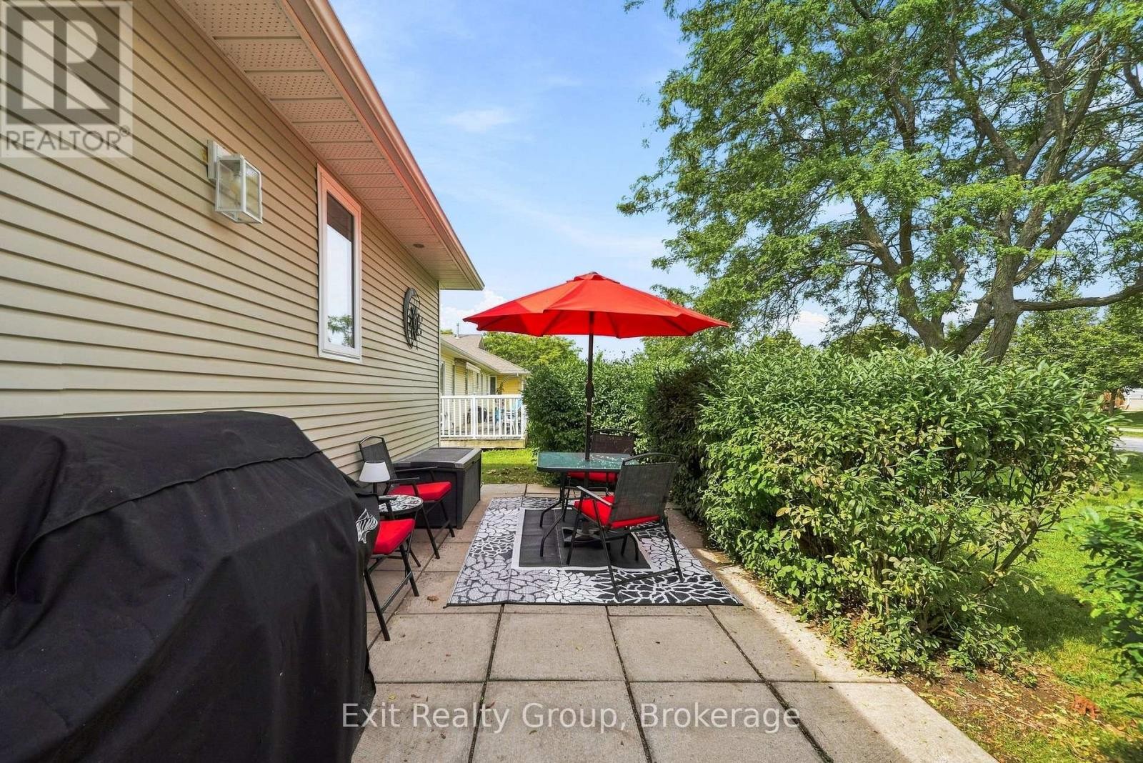 6 Heritage Drive, Prince Edward County (Wellington), ON
