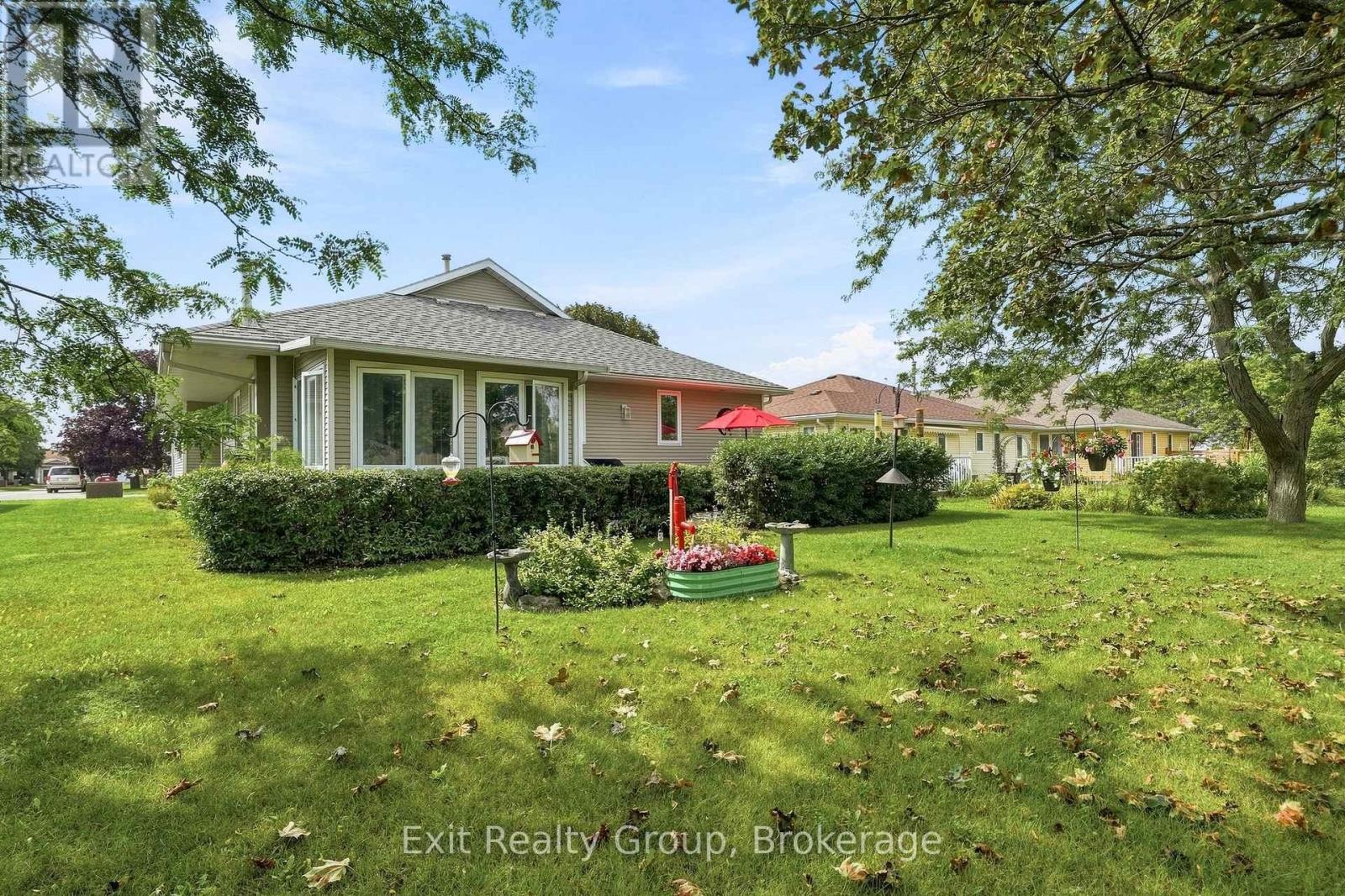 6 Heritage Drive, Prince Edward County (Wellington), ON