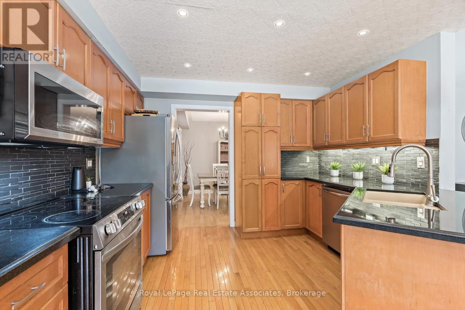 1069 Knotty Pine Grove, Mississauga, ON