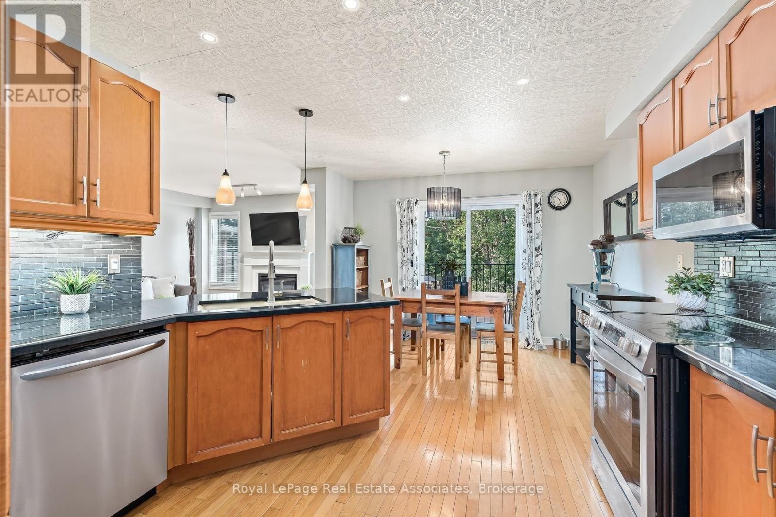 1069 Knotty Pine Grove, Mississauga, ON