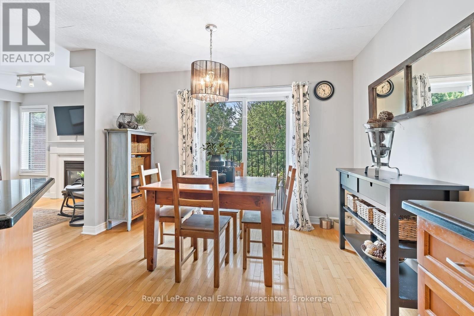 1069 Knotty Pine Grove, Mississauga, ON