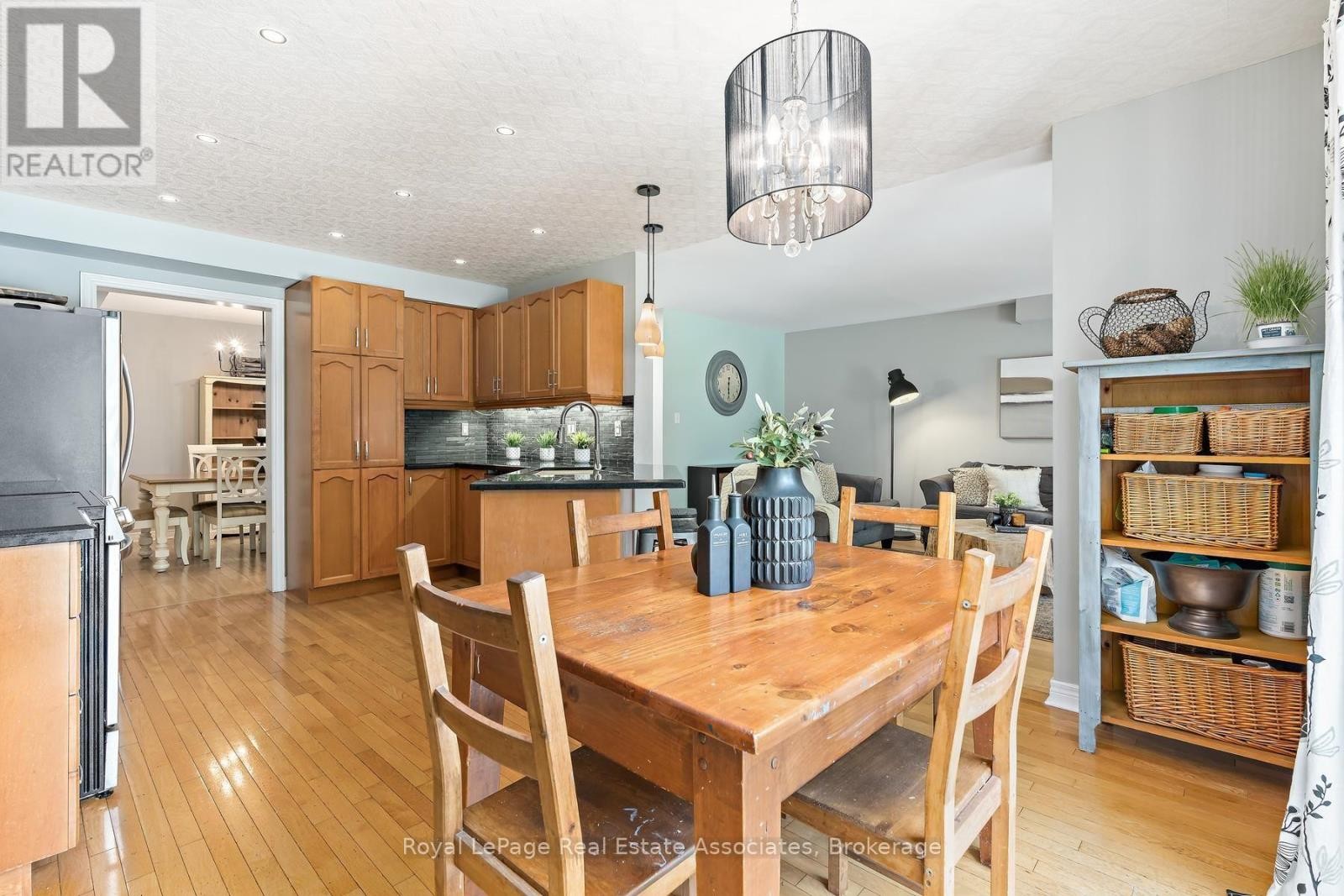 1069 Knotty Pine Grove, Mississauga, ON