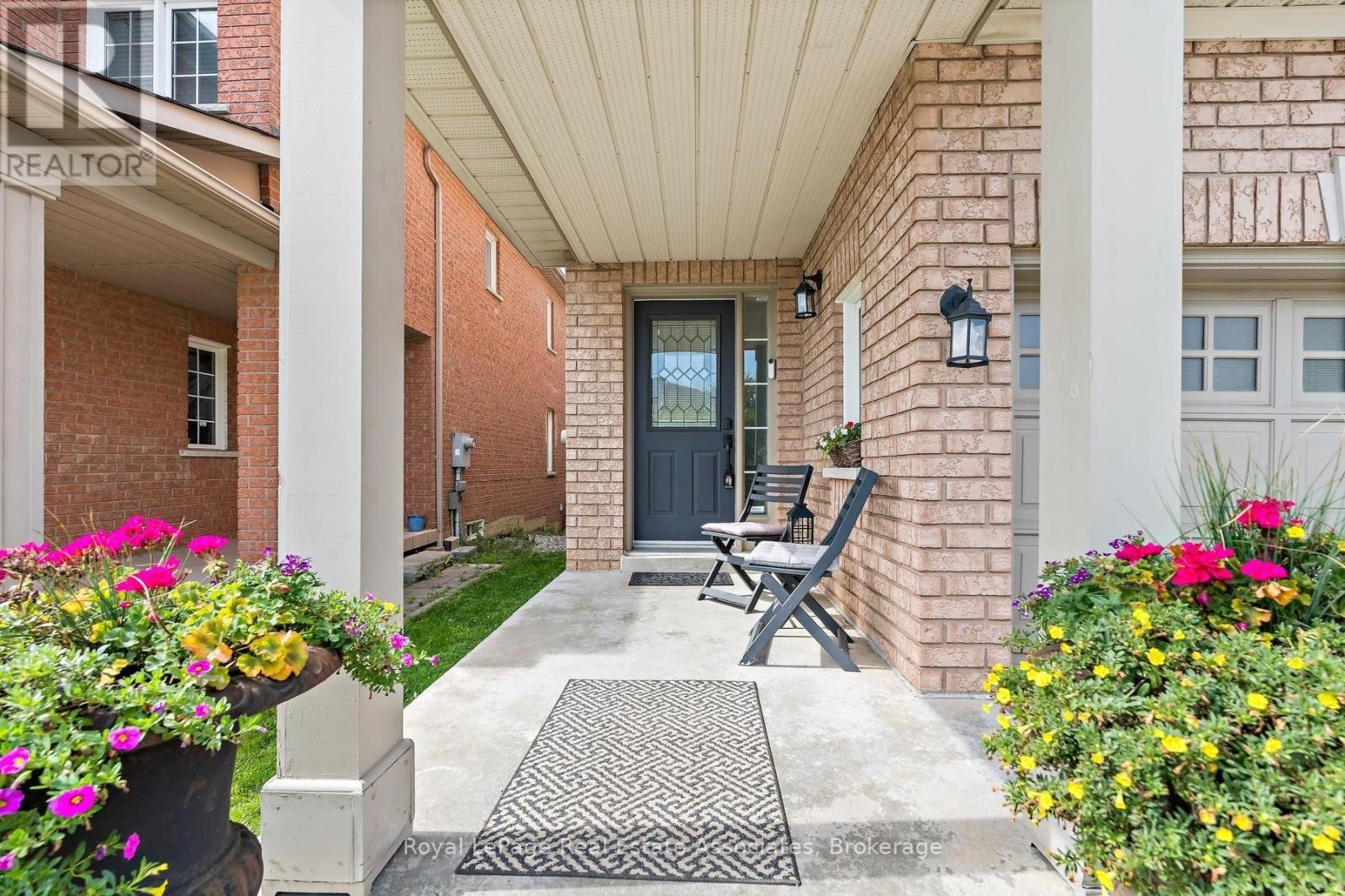 1069 Knotty Pine Grove, Mississauga, ON