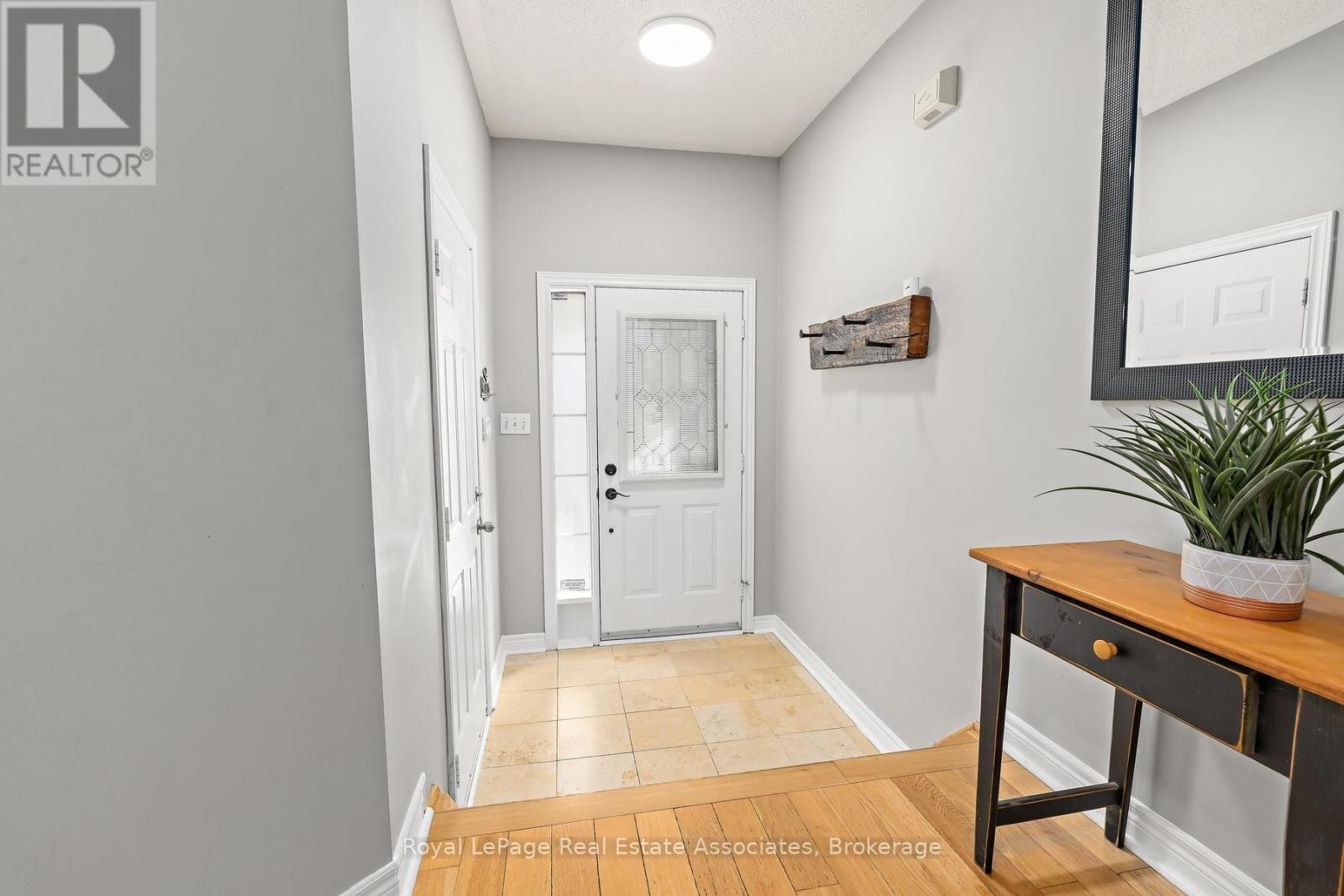 1069 Knotty Pine Grove, Mississauga, ON