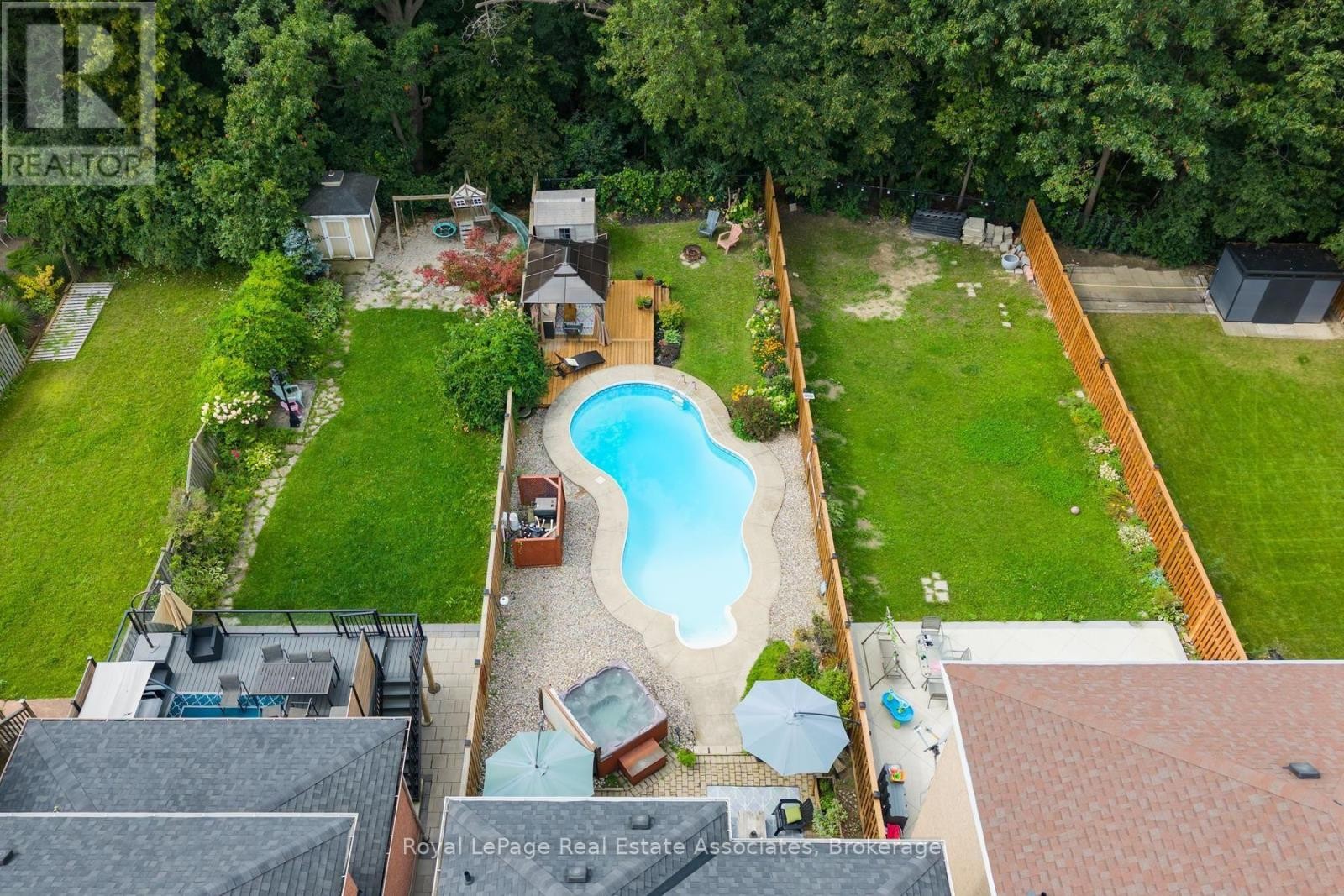 1069 Knotty Pine Grove, Mississauga, ON