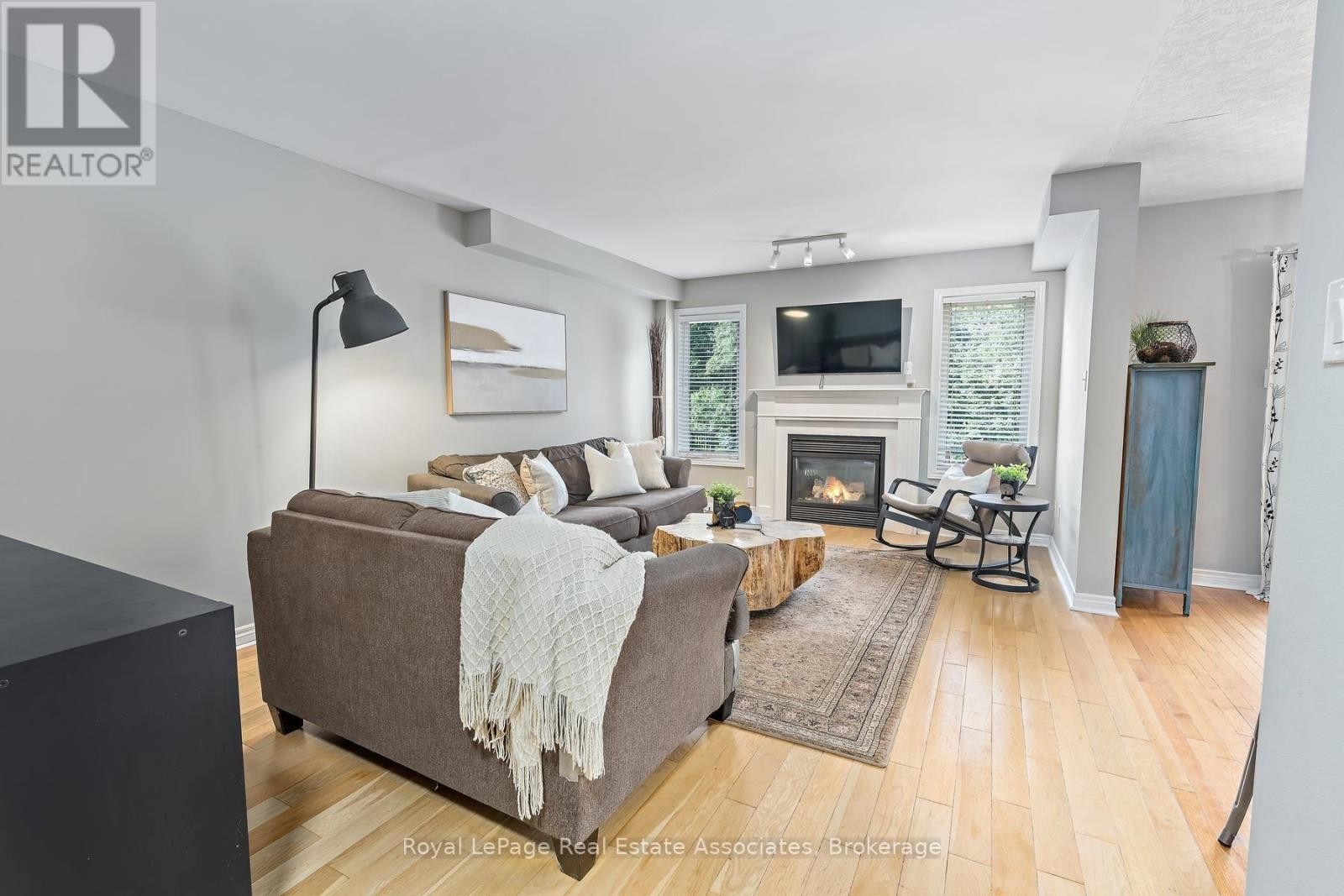 1069 Knotty Pine Grove, Mississauga, ON