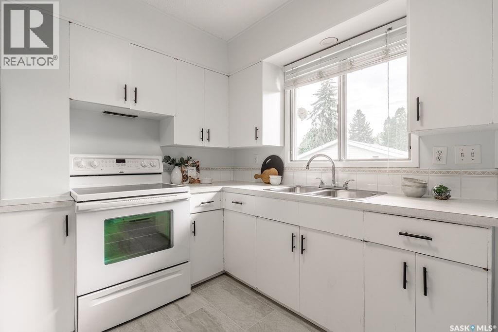 2517 Preston Avenue S, Saskatoon, SK