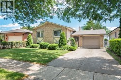 20 BIRCHLAWN Drive  Stoney Creek, ON L8G 4B6