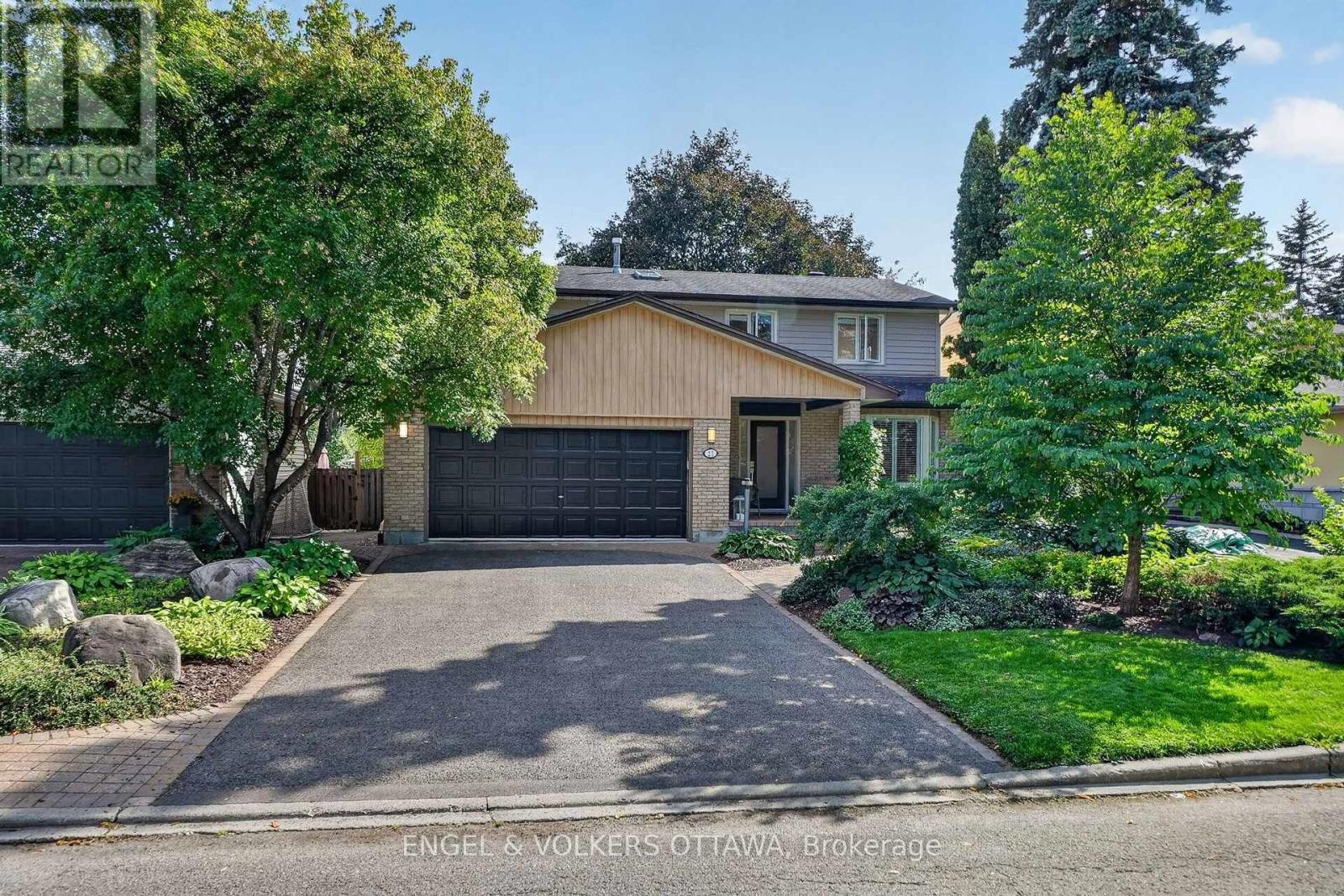 22 Lynhurst Avenue, Ottawa, ON