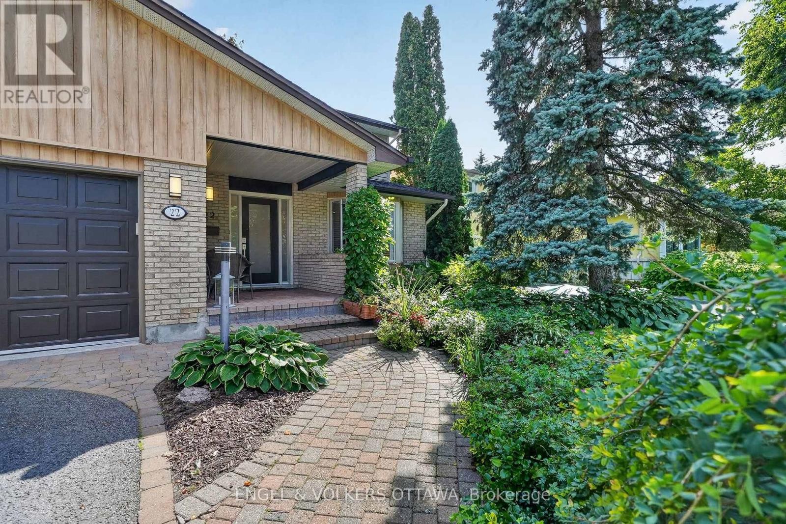 22 Lynhurst Avenue, Ottawa, ON
