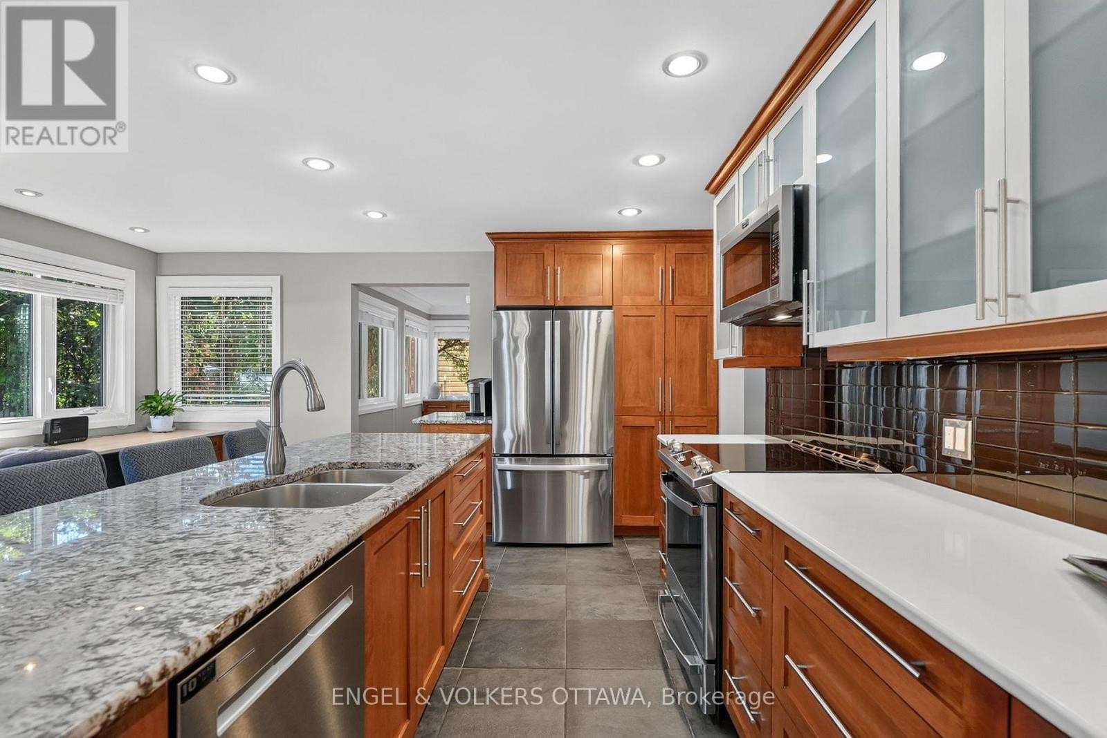 22 Lynhurst Avenue, Ottawa, ON