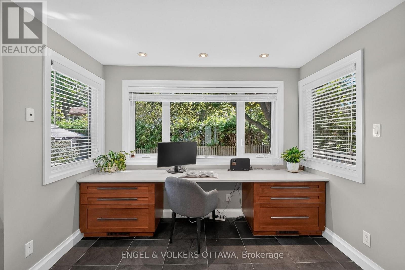 22 Lynhurst Avenue, Ottawa, ON