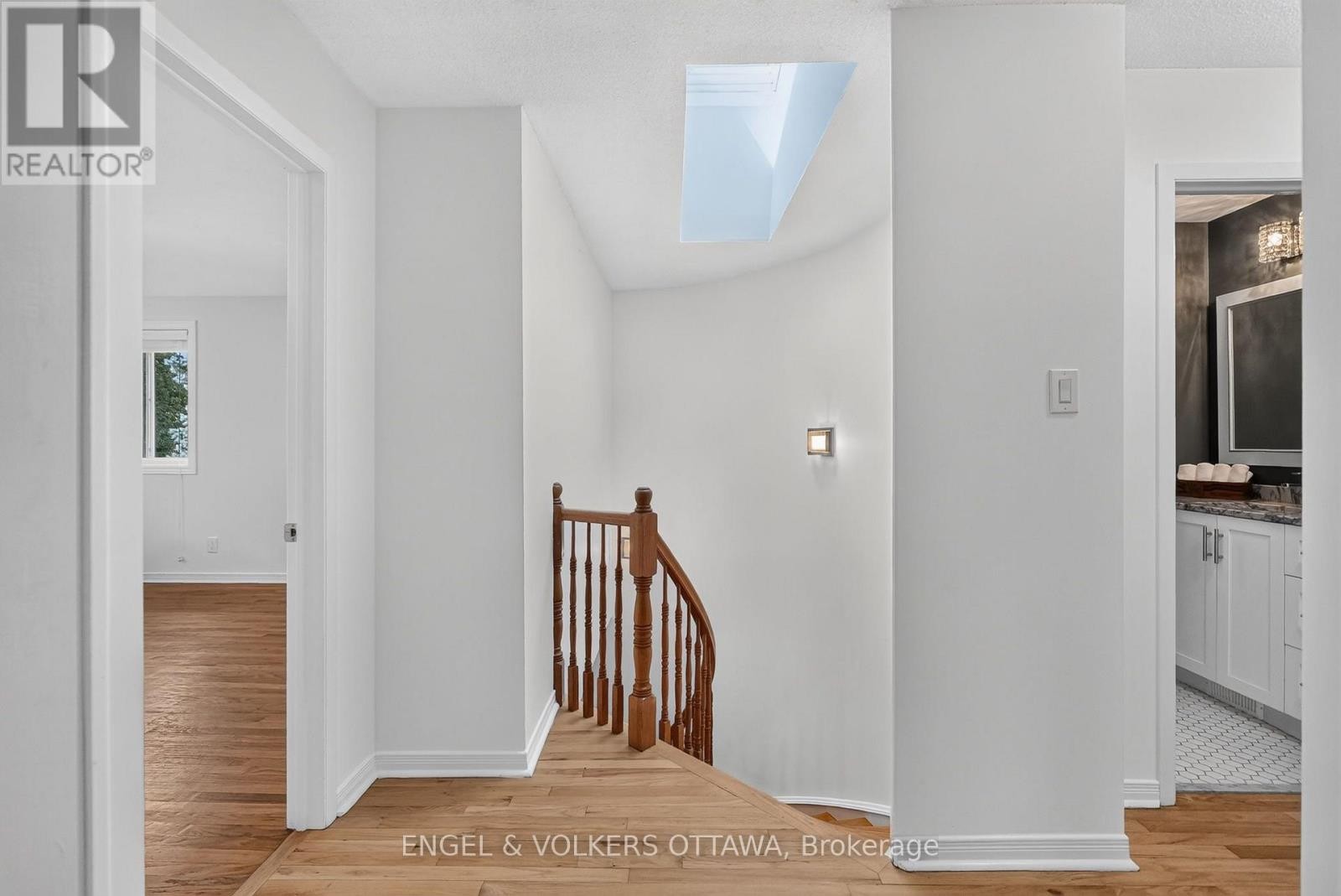 22 Lynhurst Avenue, Ottawa, ON