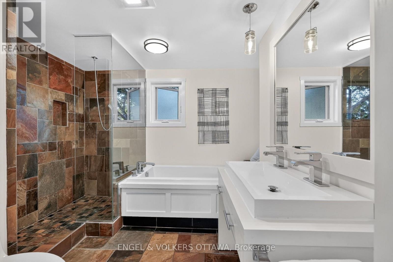 22 Lynhurst Avenue, Ottawa, ON