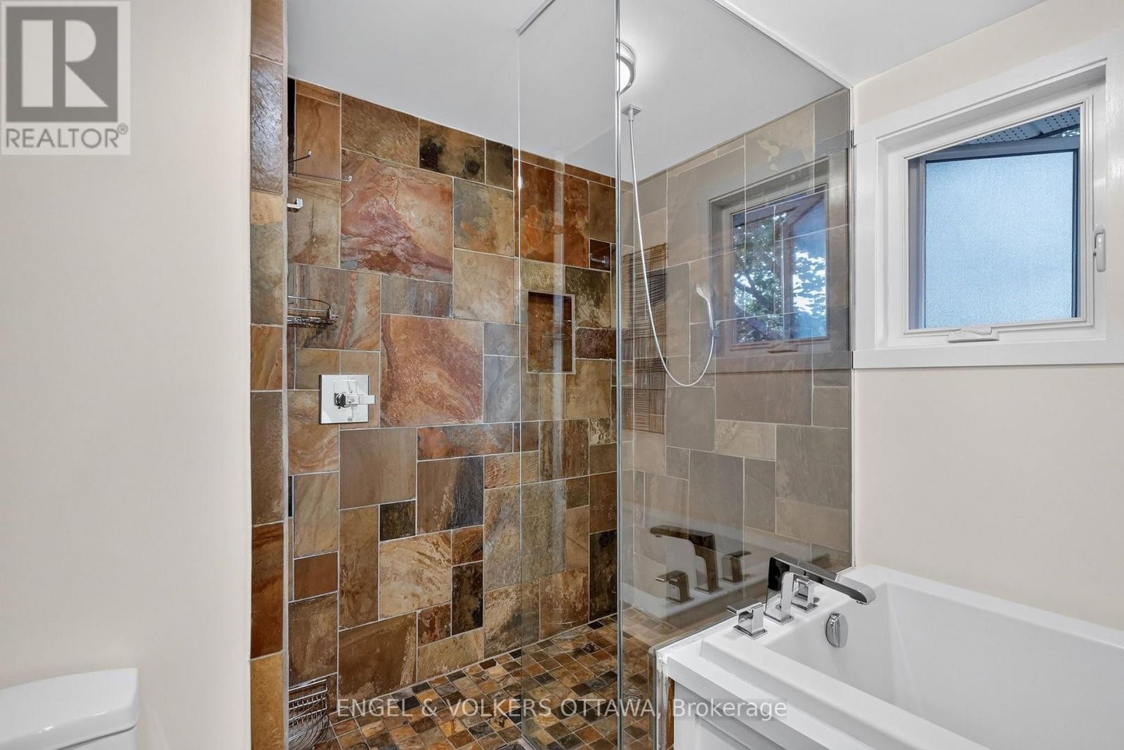 22 Lynhurst Avenue, Ottawa, ON