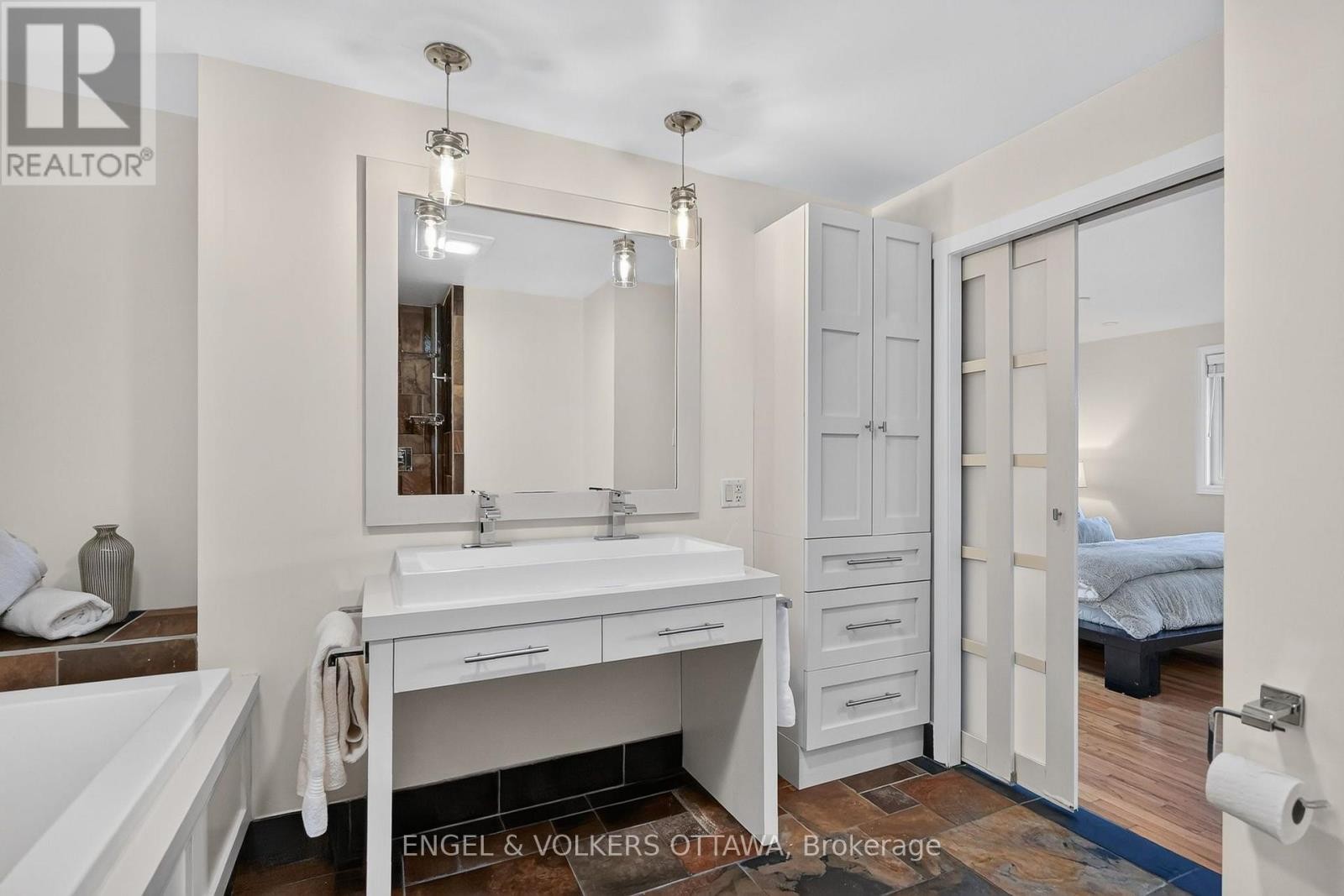 22 Lynhurst Avenue, Ottawa, ON