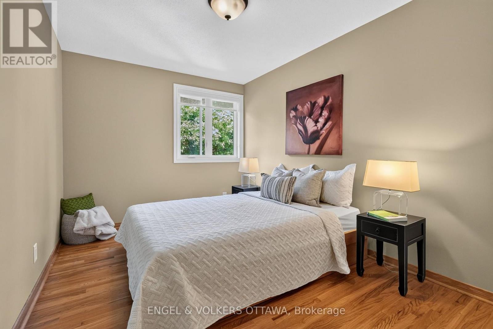 22 Lynhurst Avenue, Ottawa, ON